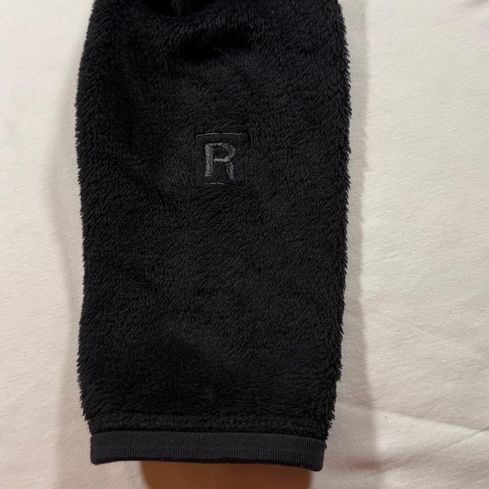 Patagonia Women's Black Fleece Teddy Jacket - Picture 8 of 8